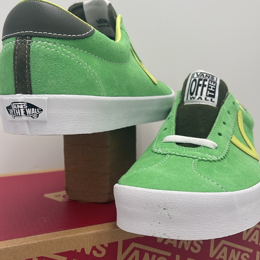 Vans MEN’S Sport Low Sport Pop Green
VN000CQRCX2
Sneakers - Picture 11 of 16